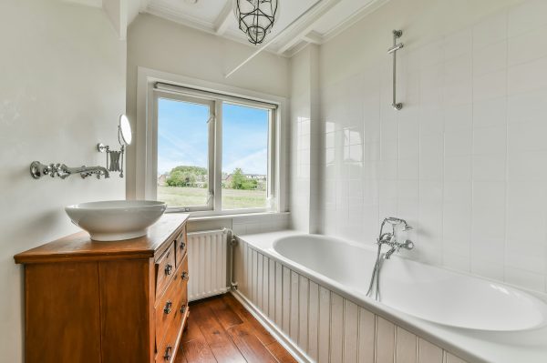 Bathroom with a bathtub